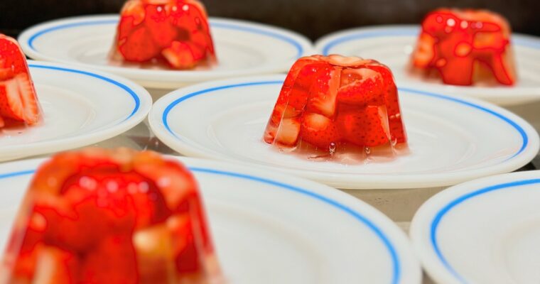 かわいいいちごのゼリーstrawberry jelly (Instagram)